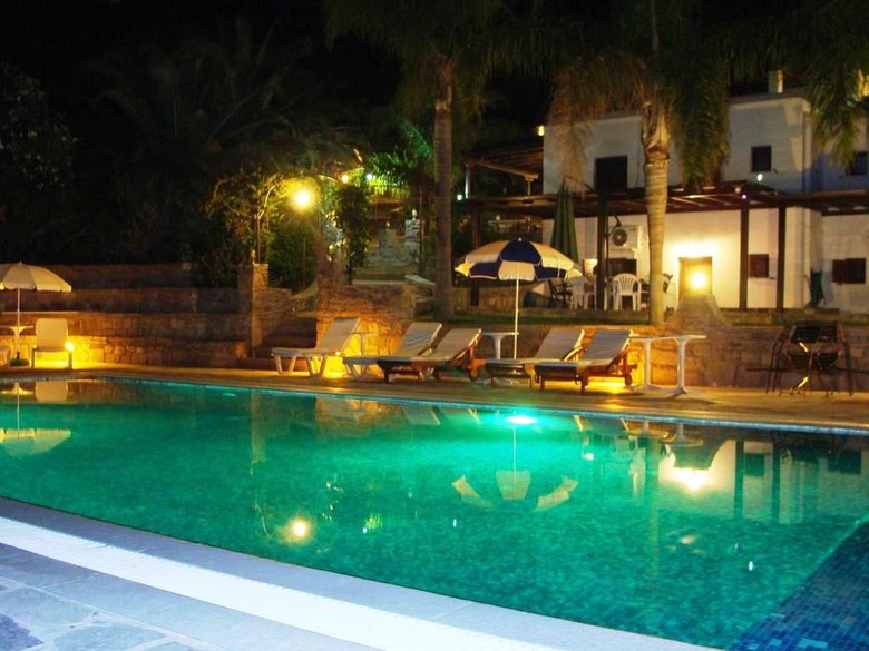 Apartamentos Paros Eden Park