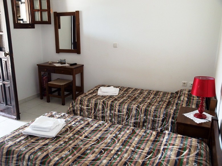 Apartamentos Paros Eden Park