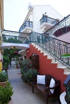 Residencia Faros Suites