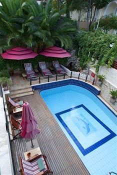 Residencia Faros Suites