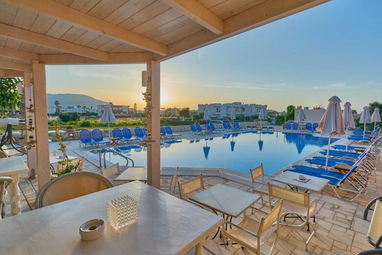 Golden Bay Hotel