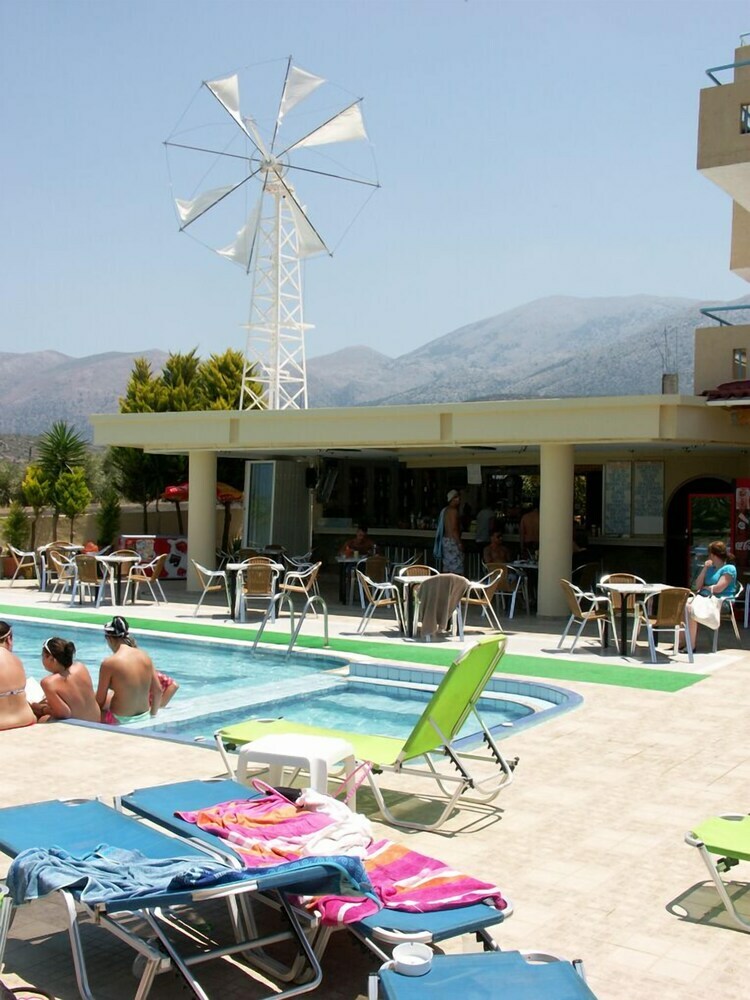 Nikos Hotel