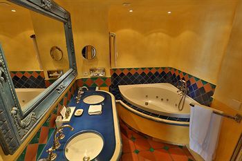 Miramar Boutique Hotel