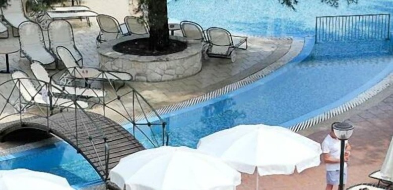 Lesse Hotel