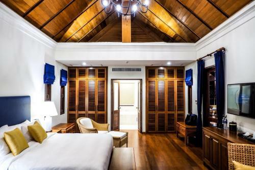Hotel Le Menara Khao Lak Beachfront Villa & Resort