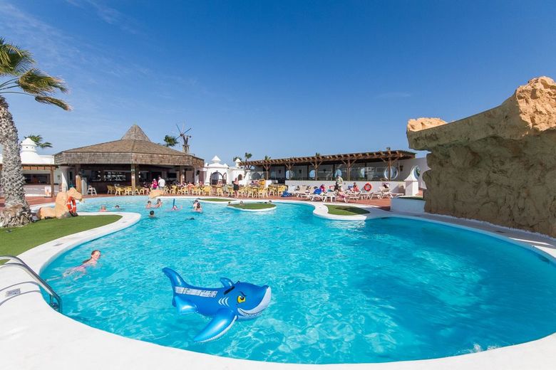 Hotel Sands Beach Resort