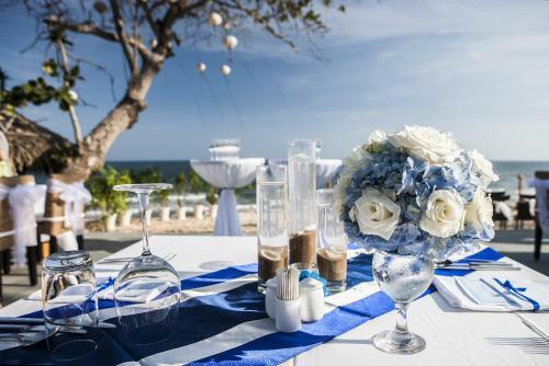 Hotel Aroma Beach Resort And Spa