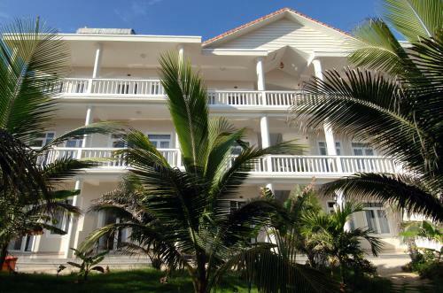 Hotel Madame Cuc Saigon Emerald Resort