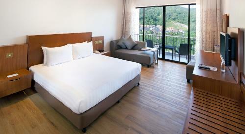 Hotel The Bayview Beach Resort