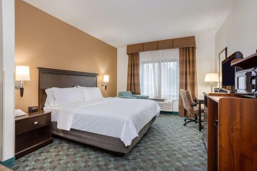Holiday Inn Express Hotel & Suites Canton