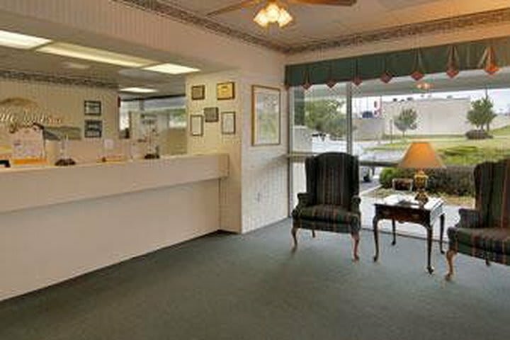 Hotel Howard Johnson Inn Commerce Ga