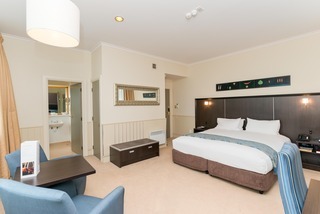 Hotel S/circle Southern Cross