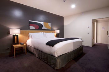 Hotel S/circle Southern Cross