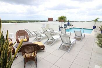 Hotel Indigo Fort Myers River District
