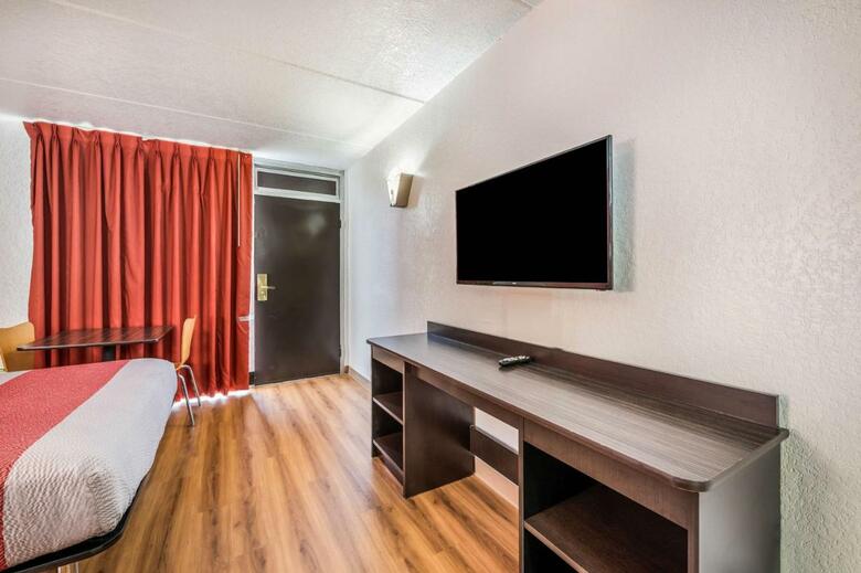 Hotel Motel 6 Henderson Tx