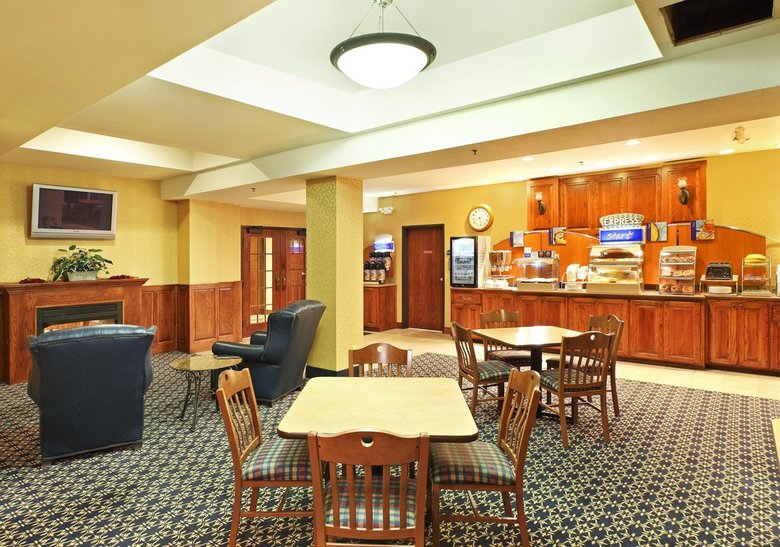Holiday Inn Express Hotel & Suites Mountain Home