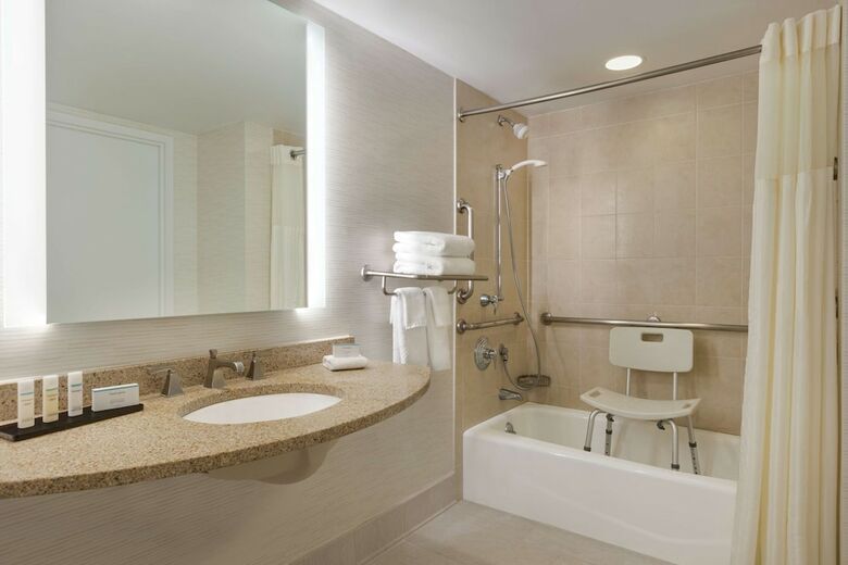 Hotel Embassy Suites Phil/valley For