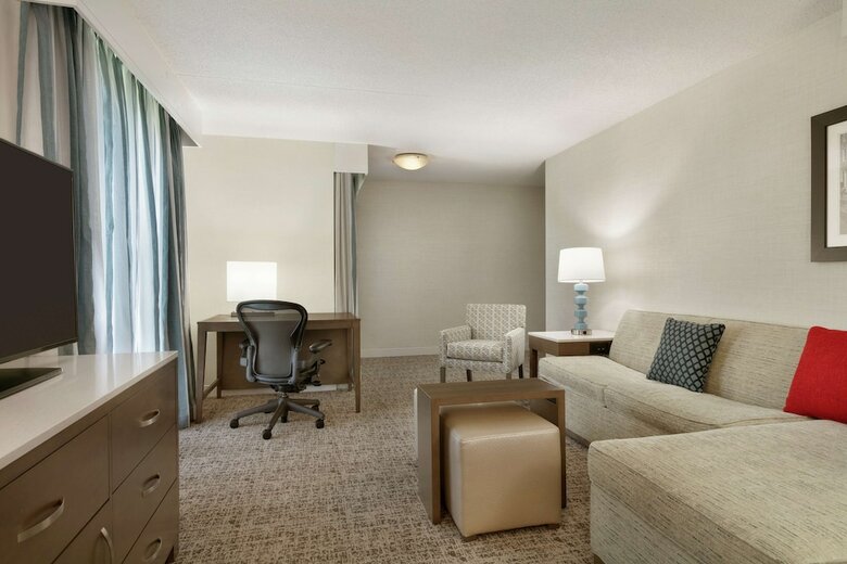 Hotel Embassy Suites Phil/valley For