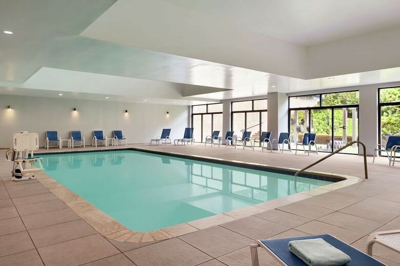 Hotel Embassy Suites Phil/valley For