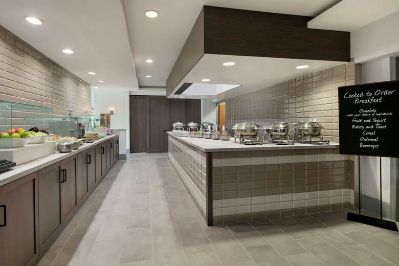 Hotel Embassy Suites Phil/valley For