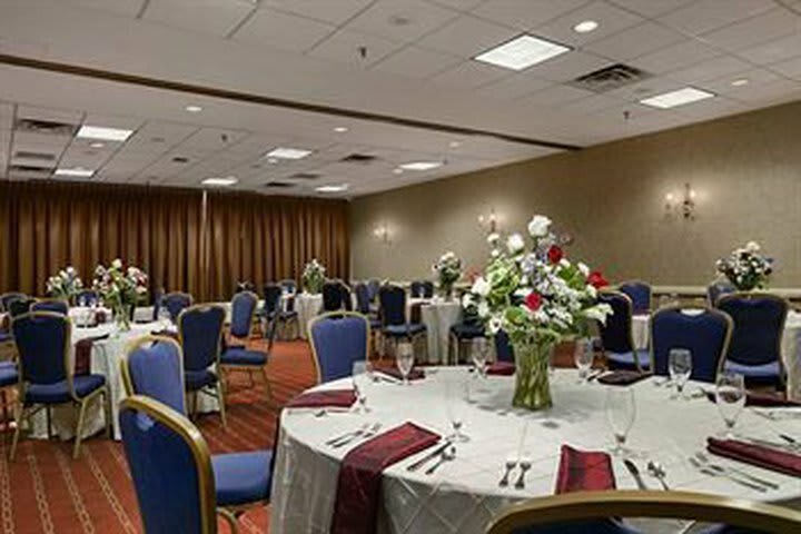 Hotel Embassy Suites Phil/valley For