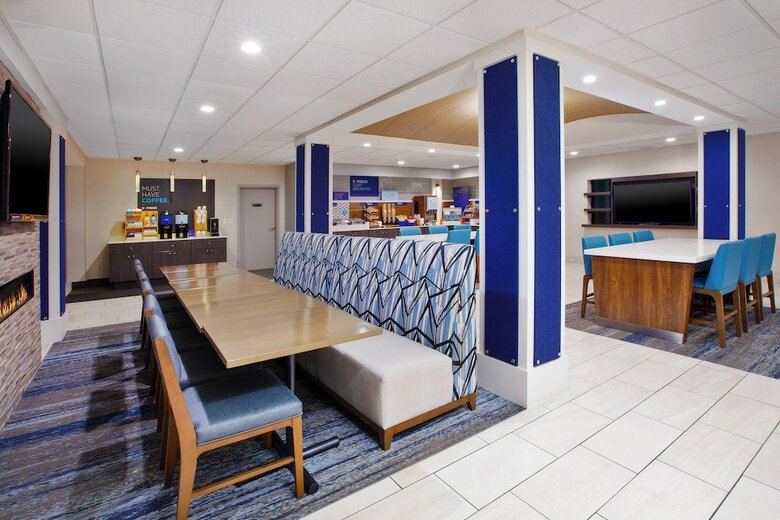 Holiday Inn Express Hotel & Suites Kent State University