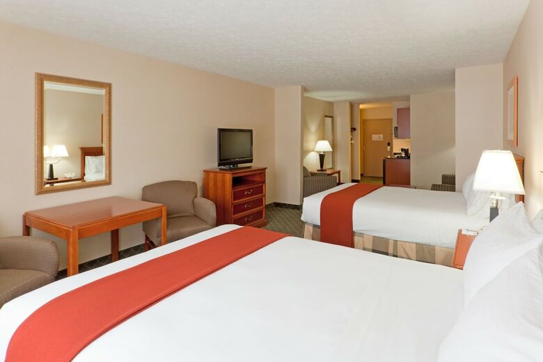 Holiday Inn Express Hotel & Suites Kent State University