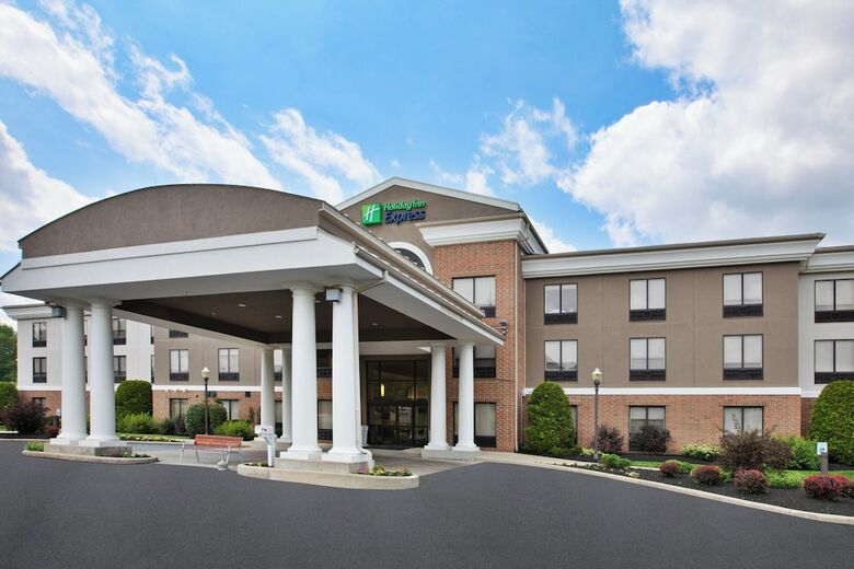 Holiday Inn Express Hotel & Suites Kent State University
