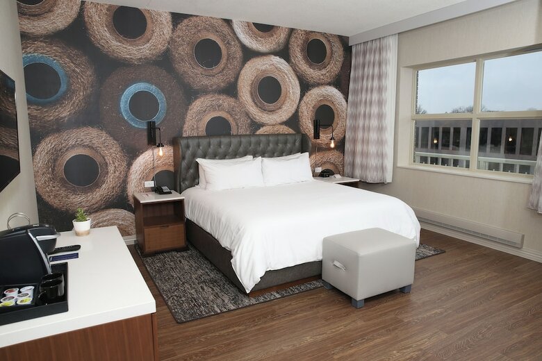 Hotel Indigo Naperville Riverwalk