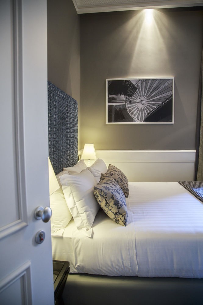 Hotel The Independent Suites