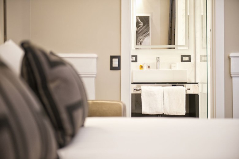 Hotel The Independent Suites