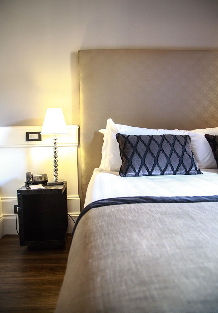 Hotel The Independent Suites