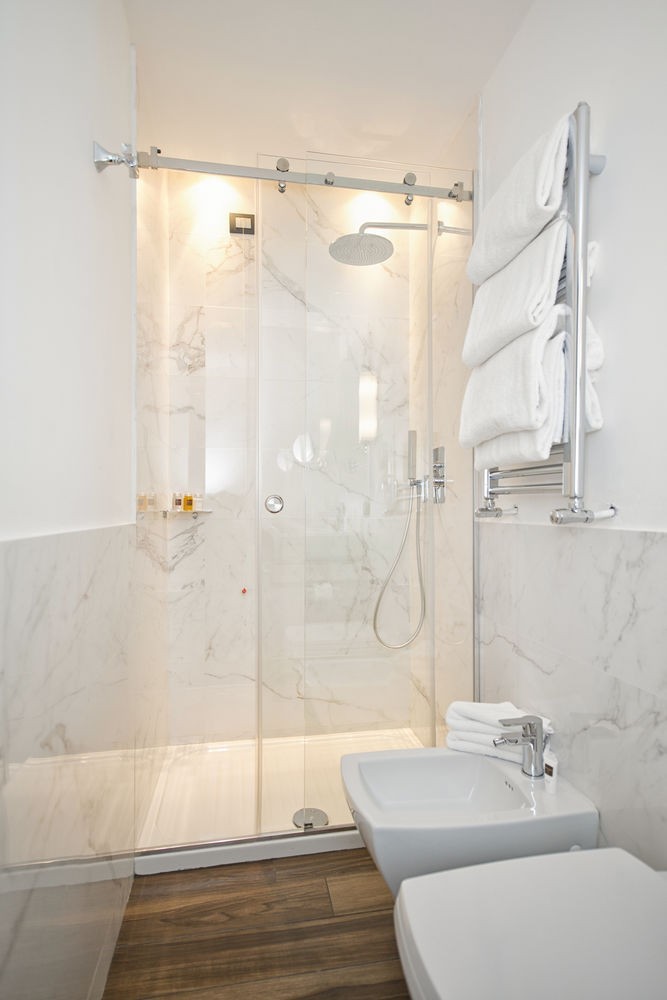 Hotel The Independent Suites
