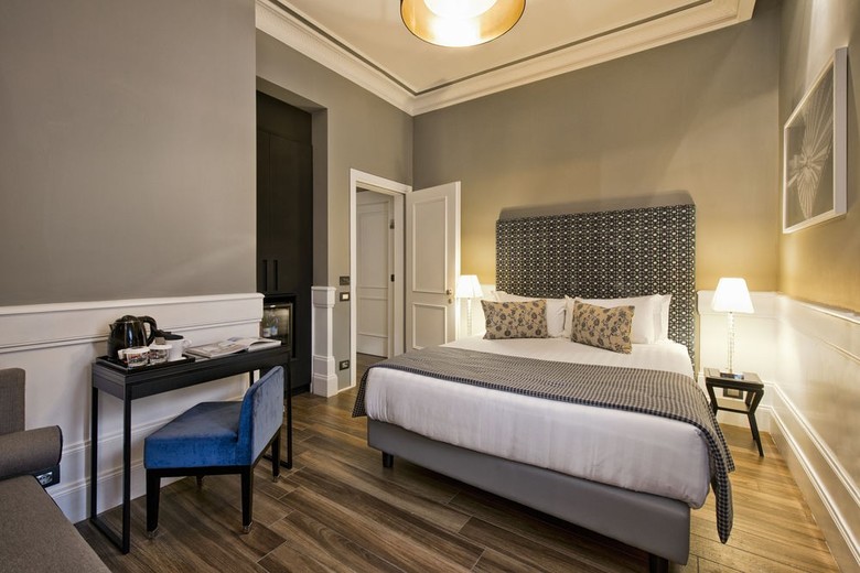 Hotel The Independent Suites