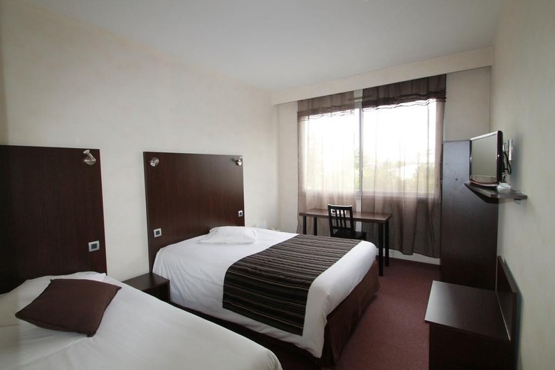Hostal Adonis Lyon Est Artys H�tel
