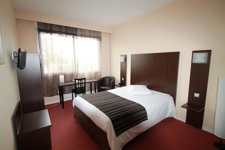 Hostal Adonis Lyon Est Artys H�tel