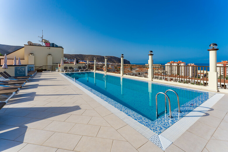 Klayman Olivina Aparthotel