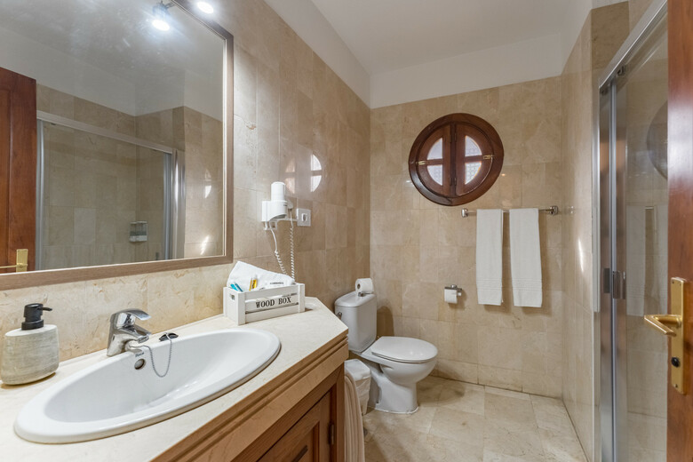 Klayman Olivina Aparthotel