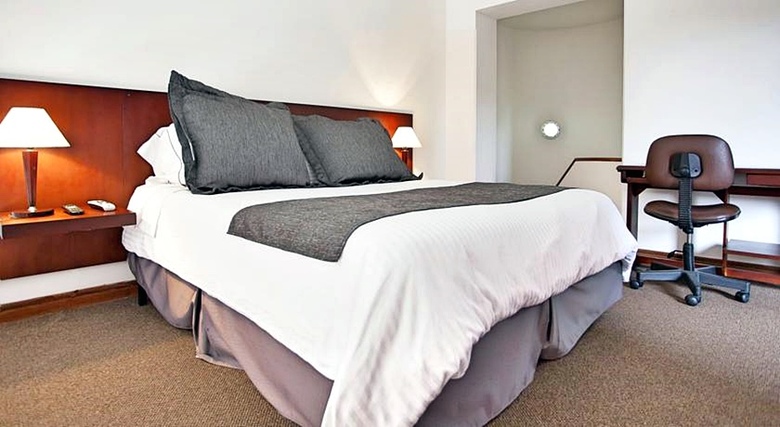Hotel Cora 96 Street Suites