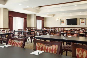 Hotel Country Inn And Suites