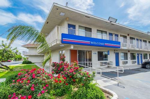 Hotel Motel 6 Bakersfield Airport
