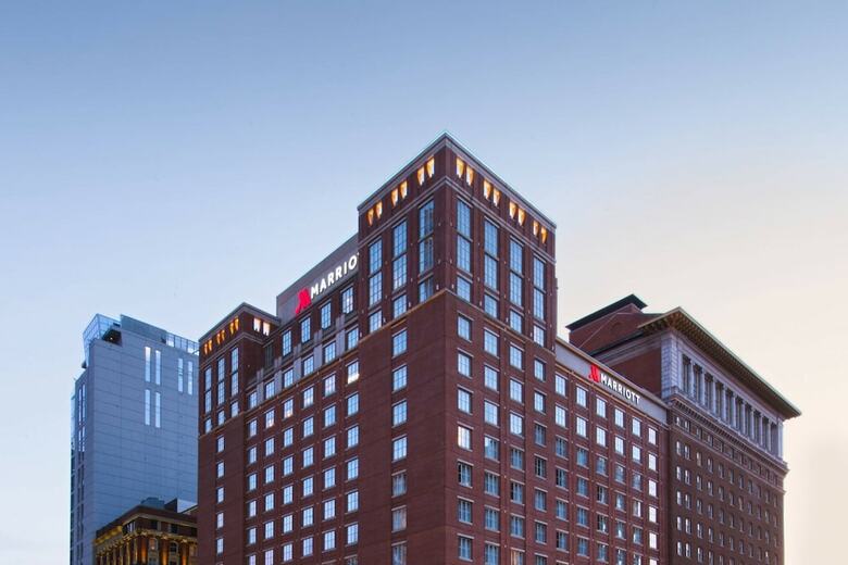 Renaissance St. Louis Grand & Suites Hotel