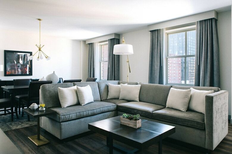 Renaissance St. Louis Grand & Suites Hotel