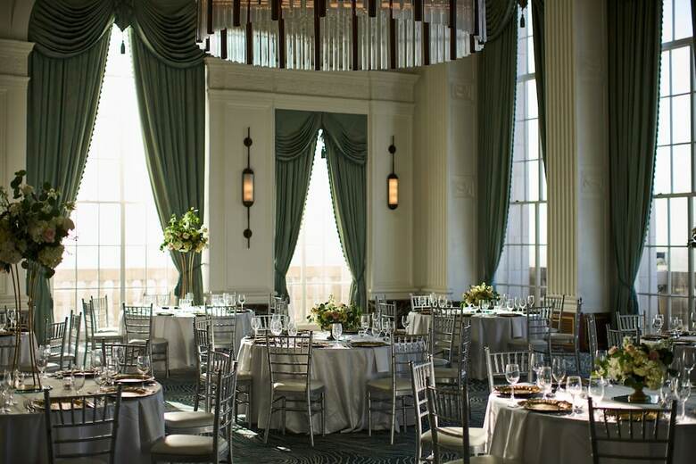 Renaissance St. Louis Grand & Suites Hotel