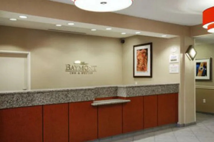Hotel *baymont Inn & Suites* Duplicate