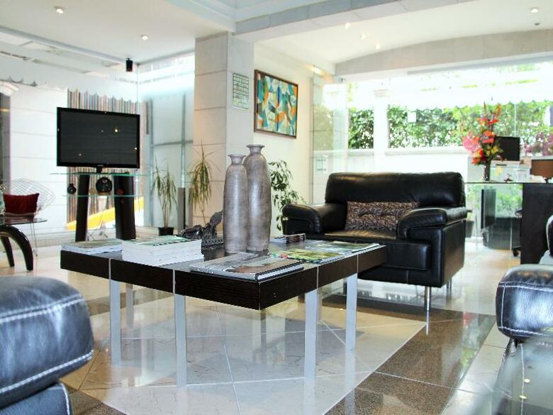 Hotel Residence L Heritage Tennyson By Bluebay