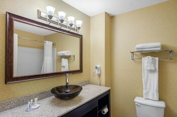 Holiday Inn Express Hotel & Suites Canton