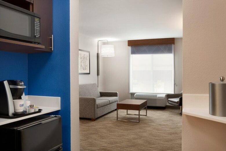 Holiday Inn Express Hotel & Suites Auburn