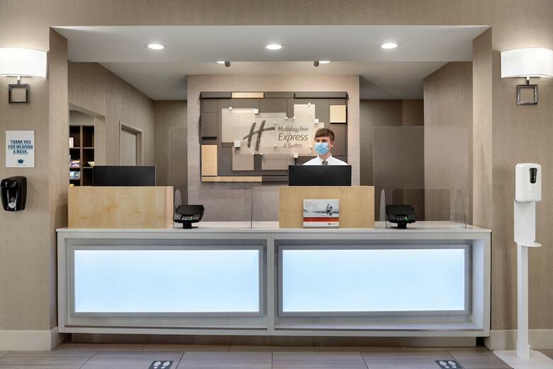Holiday Inn Express Hotel & Suites Auburn
