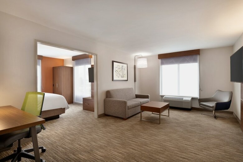 Holiday Inn Express Hotel & Suites Auburn